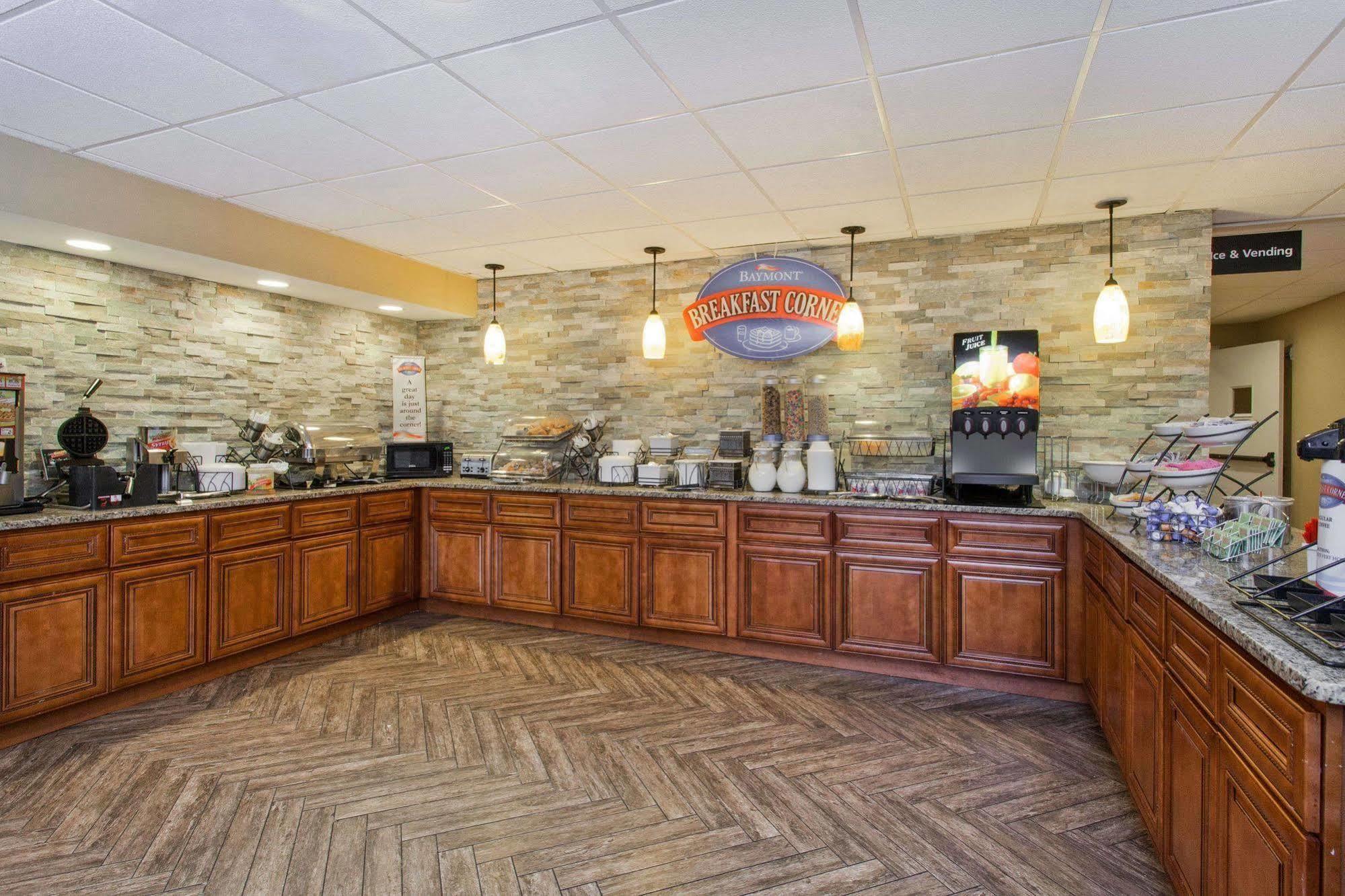 Baymont By Wyndham Southfield/Detroit Ξενοδοχείο Εξωτερικό φωτογραφία